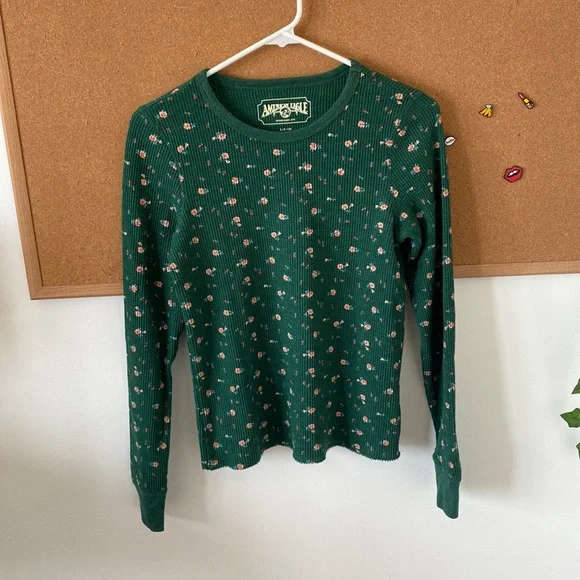 American Eagle Green Floral Long Sleeve - Picture 1 of 3